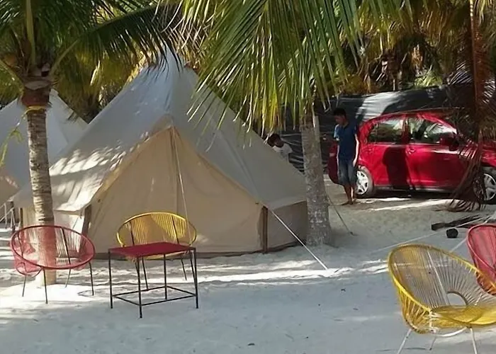 Playa Palmas Glamping Hotel